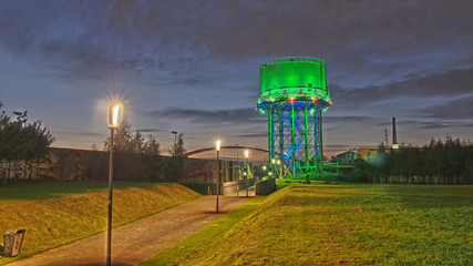 Rheinpark mit Wasserturm in Duisburg Hochfeld
