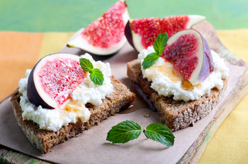 bread with cheese and fresh figs
