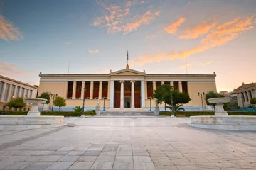 Gardinen Das Gebäude der National &amp  Kapodistrian University of Athens in Panepistimio ist eines der Wahrzeichen Athens © milangonda