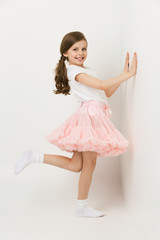 Naklejka premium Happy little girl