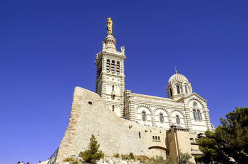 Fototapeta na wymiar Basilica Notre Dame of the Guard Marseille
