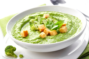 broccoli and green peas soup