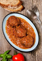 meatballs in tomato sauce