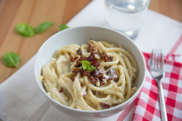 Spaghetti in Käsesauce