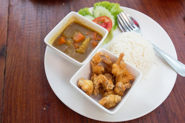 curry rice with fried chicken