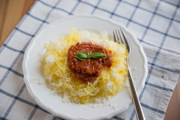 Spaghetti Kürbis mit Pesto und Basilikum 