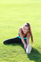  woman doing  workout  