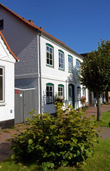 hübsche restaurierte Häuserzeile in Arnis