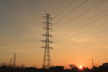 送電線と夕焼け