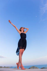 Obraz premium Beautiful woman standing