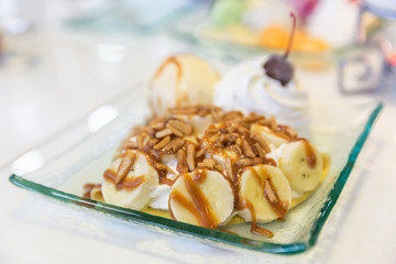 bananas crepe with ice cream