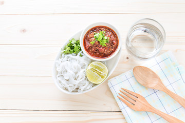 rice noodles with spicy sauce,