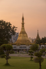 Fototapeta premium ASIA MYANMAR YANGON SULE PAYA PAGODA