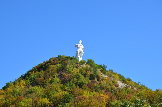 Памятник Артему