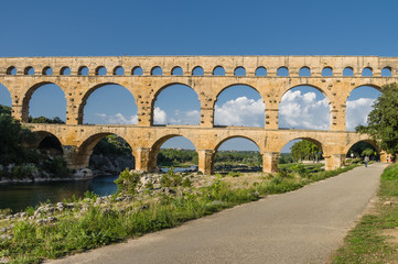 Fototapeta na wymiar Pont du Gard, ancient roman's bridge in Provence, France