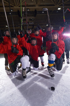 happy children gropu  hockey team sport players