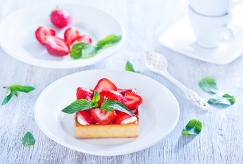 cake with strawberry