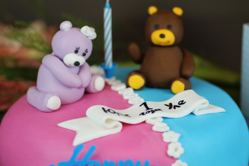 birthday cake with bears and flowers