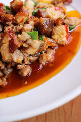  Fried pork and basil