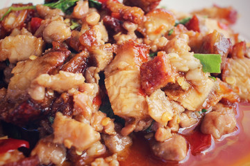  Fried pork and basil