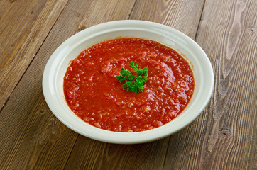 Soup of roasted tomatoes and onions