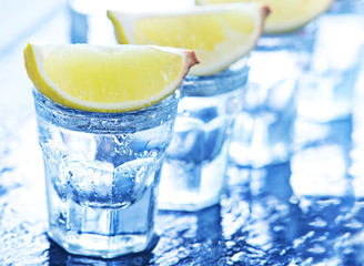tequilla with limes