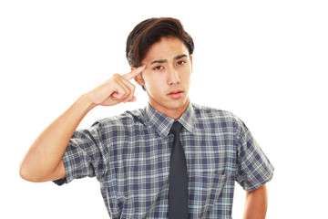 頭痛に悩む男性
