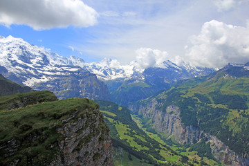 alpen in grindelwald lauterbrunnental schweiz 