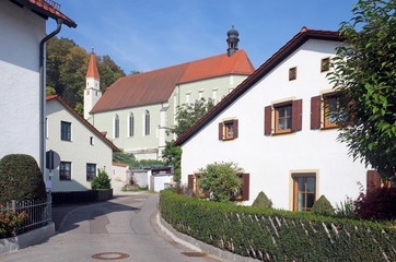 Fototapeta na wymiar Franziskanerkirche in Kehlheim