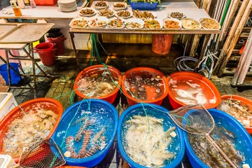 Tuinposter seafood restaurants Temple street Kowloon Hong Kon © snaptitude