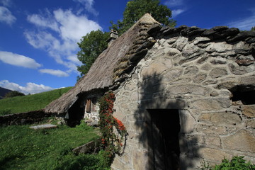 chaumière du Granier, hameau de Neyrevèze, 15 © Jacky Jeannet