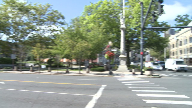 Left turn lane at intersection