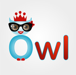 Nerd owl wearing a crown