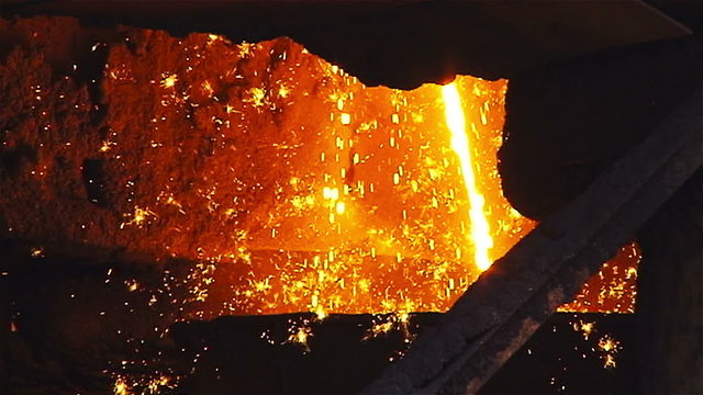The jet of liquid metal and delayed spark