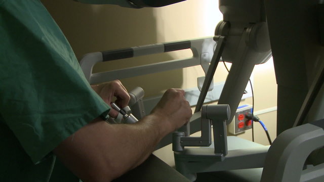 Robotic excision of the uterus