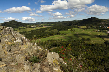 Fototapeta na wymiar landscape around the high cliffs