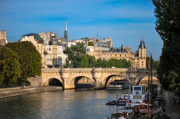 Paris Seine River View © mtsaride