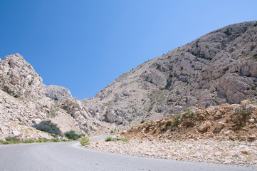 road to the mountains