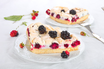 Brombeer-Baiser-Kuchen