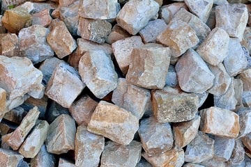 Pavés du Nord en granit posés sur le sol