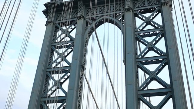 Crossing the Manhattan Bridge seen from the inside