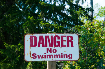 Fototapeta premium danger no swimming sign