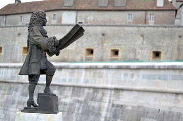 Statuette de Vauban au Château de Joux