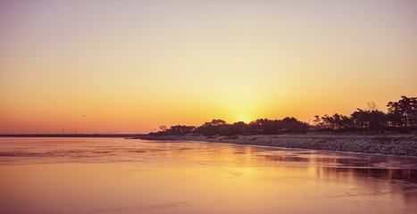 Naklejka premium Spectacular sunrise over Seoul's airport