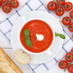Tomatensuppe Tomaten Suppe Tomatencremesuppe in Suppentasse von