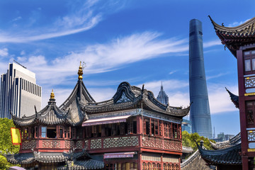 Shanghai Chine Ancienne et nouvelle tour de Shanghai et jardin Yuyuan
