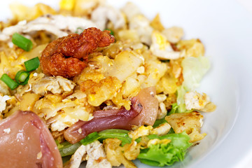 STIR FRIED RIBBON NOODLES WITH CHICKEN