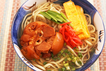 沖縄料理の沖縄そば