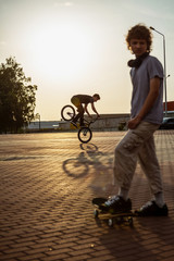 Obraz premium teenager on a bicycle