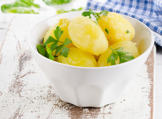 Boiled potatoes with fresh herbs